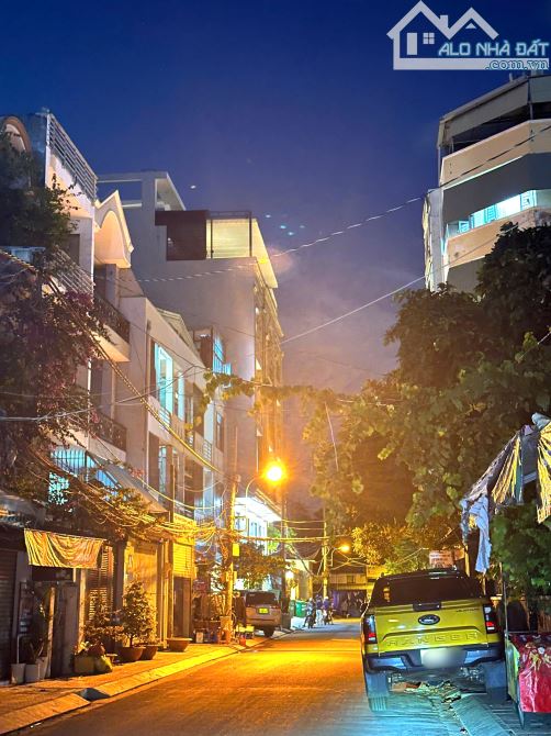 🏡💥VÀO Ở NGAY🚘💥HXH💥NGUYỄN VĂN TRỖI💥3 TẦNG BTCT💥NGANG 4,9M💥30M2💥CHỈ 5.X TỶ TL🌹