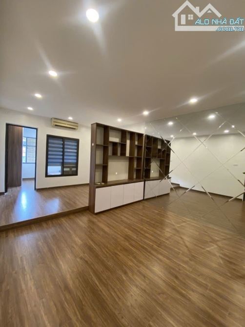 TẬP THỂ TẦNG 5 NGHĨA TÂN - KHU TRUNG TÂM VIP BẬC NHẤT QUẬN CẦU GIẤY GIÁ 3,95 TỶ