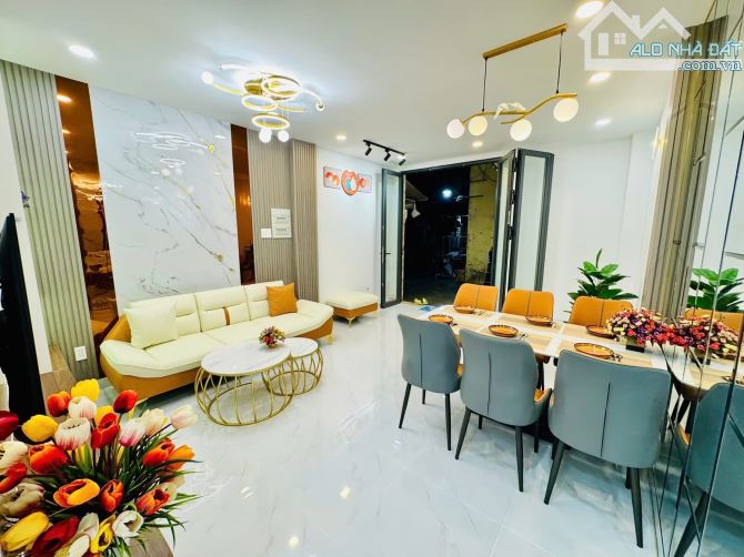 Siêu Phẩm Sát Ni Sư Huỳnh Liên-Xe hơi đậu cửa -56M2-3PN- Ngang hơn 4M - Giá  hơn 5Ty T Lg‼