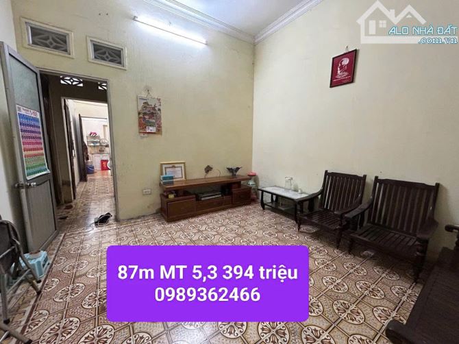 Cầu Giấy Lô góc mặt đường 800A ko quy hoạch, diện tích 87m2 mặt tiền 5,3 Giá đẹp 400 triệu
