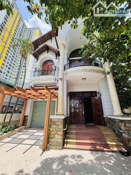 Bán BIỆT THỰ 493m² Trung tâm Dĩ An,gần Phạm Văn Đồng,ĐẲNG CẤP CHÂU ÂU