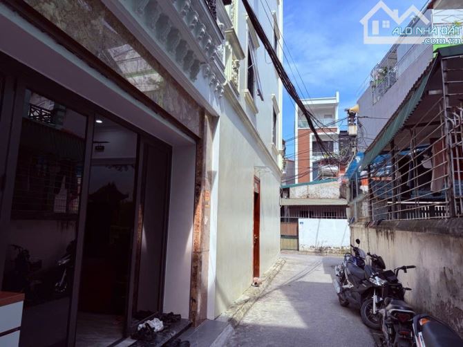 NHÀ ĐẸP - GIANG BIÊN, MỀM TIỀN, OTO VÀO NHÀ, SÁT OTO TRÁNH, 30M2, MT: 4.3M, 5 TẦNG, 6.5 TỶ