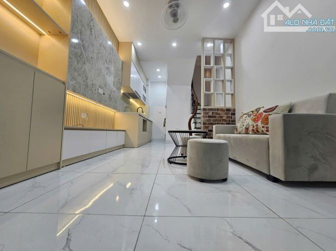 CHỈ 4.3 TỶ! NHÀ ĐẸP NGÕ 594 BẠCH MAI - HAI BÀ TRƯNG: 24M², 4 TẦNG, MT 3M - CÁCH Ô TÔ 20M