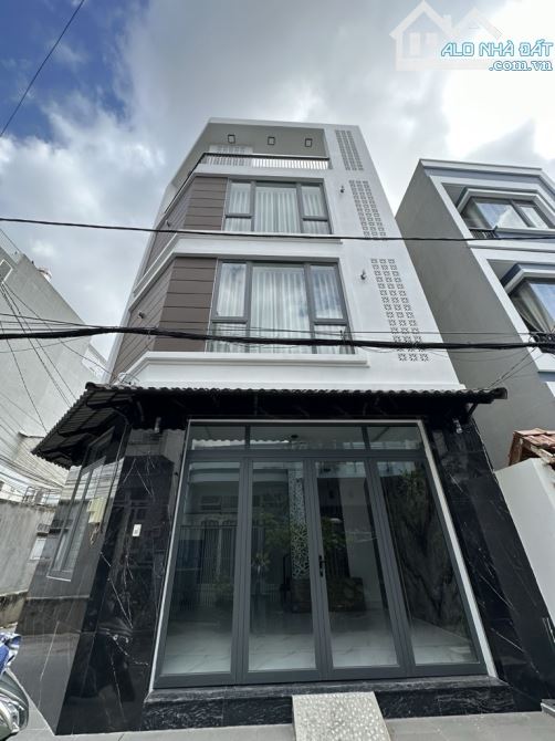 LÔ GÓC 2 MẶT TIỀN – NHÀ 4 TẦNG BTCT – 68M² – HẺM XE HƠI – GIÁ 7.5 TỶ