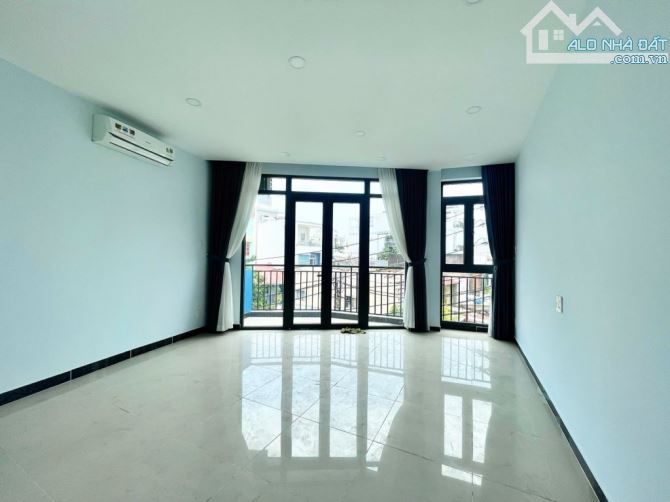 MẶT PHỐ NGUYỄN KHUYẾN P12 BÌNH THẠNH - 40M (5x8)- 6 TẦNG MẶT TIỀN 5M - 5 PN 6 WC - 10