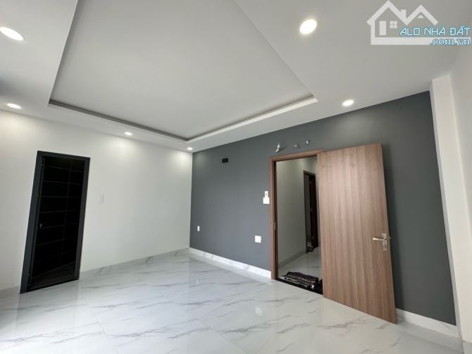LÔ GÓC 2 MẶT TIỀN – NHÀ 4 TẦNG BTCT – 68M² – HẺM XE HƠI – GIÁ 7.5 TỶ - 10