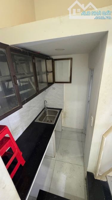 Quận 1 - Trần Hưng Đạo - Hẻm 3M - 3 tầng - Giá 6,35 Tỷ - 1