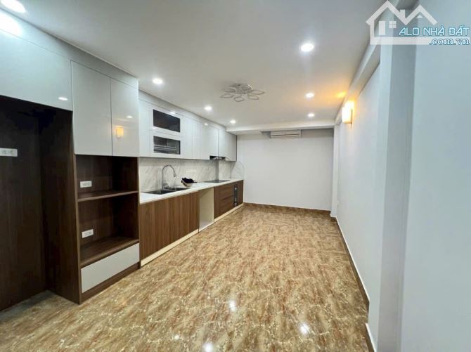 💥 TRUNG TÂM THANH TRÌ - NHÀ ĐẸP Ở LUÔN     + Giá : hơn 7 tỷ- FULL NỘI THẤT - ĐƯỜNG THÔNG - 1