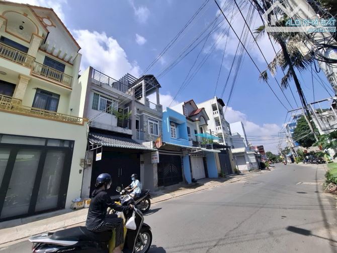 Bán lô đất 200m2 hẻm xe hơi phường Tăng Nhơn Phú B, ngay sau lưng Vincom Lê Văn Việt, Q9 - 1