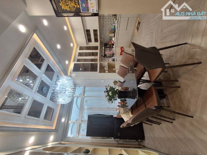 Quận 7,huỳnh tấn phát , nhà 3 tầng, ngang 5,5m ,nhỉnh 8,x tỷ - 1