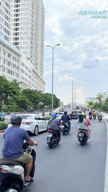 💥Bán nhà 1/ hẻm tải thông Bến Vân Đồn, quận 4 - 78m2 SHR - trệt, lửng - 10 tỷ++ 🚚 - 1