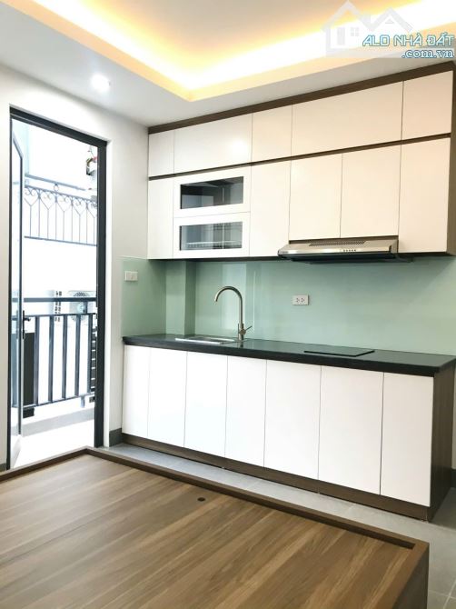Cho Thuê CCMN 1160 Đường Láng Đống Đa 25m2 Studio Cửa Sổ Ban Công Full Nội Thất Thang Máy - 1