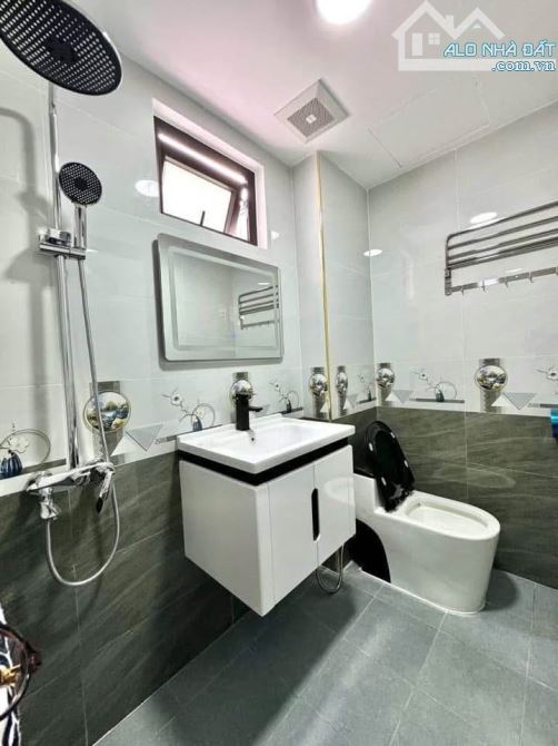 Cần bán nhà riêng tại Thanh Xuân, 5 tầng, 60m, 16 tỷ, ô tô vào nhà. - 1
