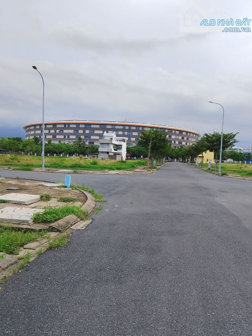 Chỉ 5,8tỷ sở hữu ngay thửa đất 102m2, ngang 6m kề lô góc, KDT Công Nghệ FPT, Đà Nẵng - 1