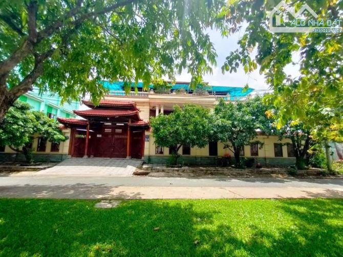 GẤP BÁN VILLA DT 30 X 31M NỘI THẤT CAO CẤP NGAY AN DƯƠNG VƯƠNG CHỈ 65 TỶ - 1