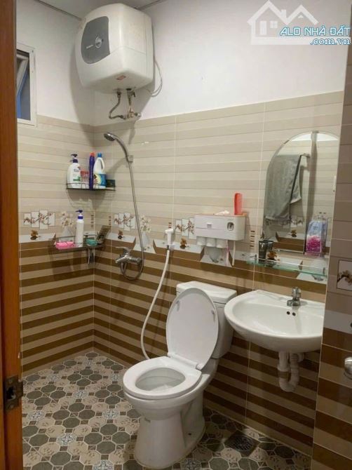 Chung cư Screc , Trường Sa,Q3:Giá 10.5tr/th căn 55m2- 1p ngủ, NT - 1