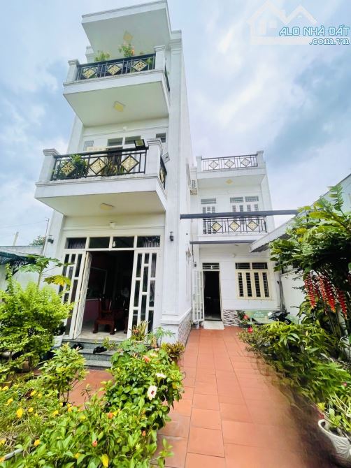 Bán Nhà Hóc Môn -174 M2 ( 7.6 x 23 ) - 4Tầng - HXH -  Chỉ 8Tỷ. - 1