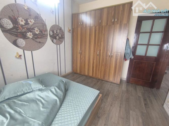 BÁN NHÀ ĐẸP TẠI VIỆT HƯNG – LONG BIÊN – DT: 71, GIÁ: 3.8 TỶ, CÓ RA LỘC. - 1