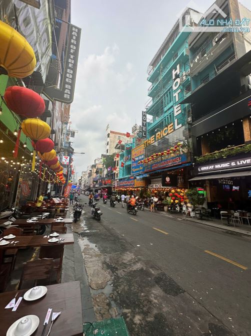 Giá đầu tư- Góc 3 mặt tiền Bùi Viện, Quận 1. DT: 8x17m, 6 tầng.HĐt: 315tr/th- Giá: 110 tỷ - 1