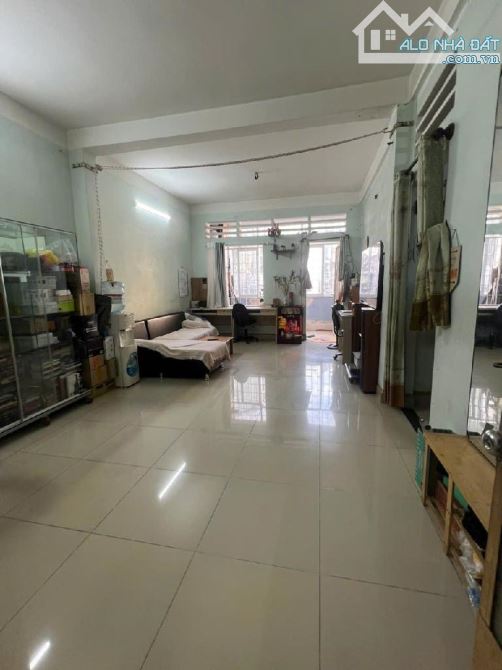 Bán chung cư Phan Xích Long, 66m2, tầng 1, thang máy, sổ hồng riêng, chỉ hơn 3 tỷ - 1