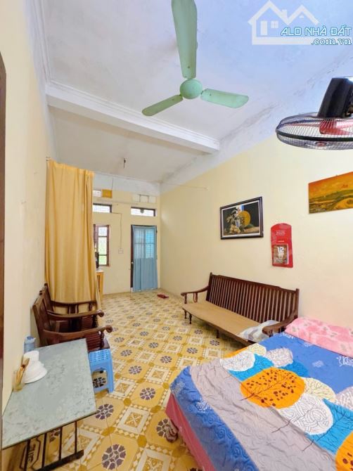 Bán nhà cũ 2 tầng Đống Đa, 53 m2 , gần Huỳnh Thúc Kháng - 1