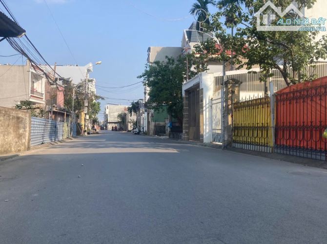 Cần chuyển nhượng 2 lô mặt đường hàng tổng - đằng hải - hải an . Diện tích 100m - 1