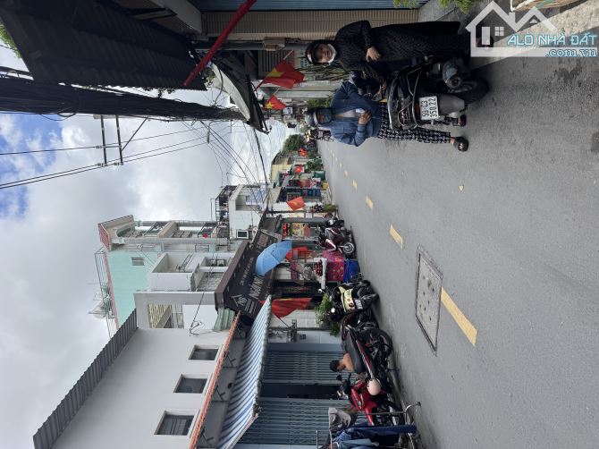 Bán nhà 2 lầu 51m2. Xe hơi tới nhà, cạnh Nguyễn Văn Linh 100m Nở hậu 5,2 dài 11 Chỉ 4,7 Tỷ - 1