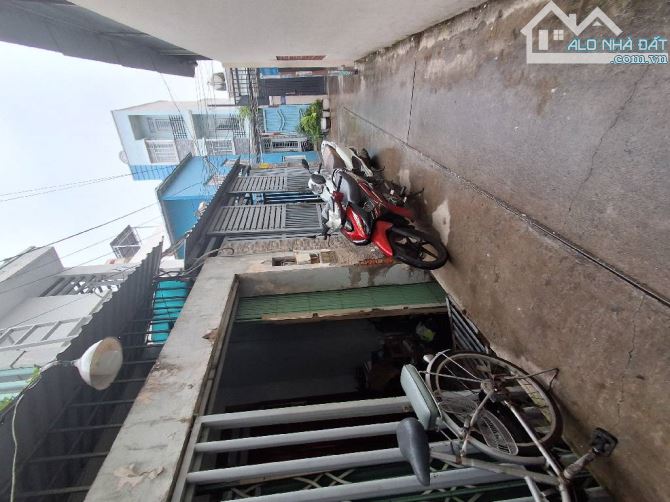 Bán nhà gần đường Nguyễn Văn Quỳ quận 7,3 tầng,50 m2 nhỉnh 4 t i - 1