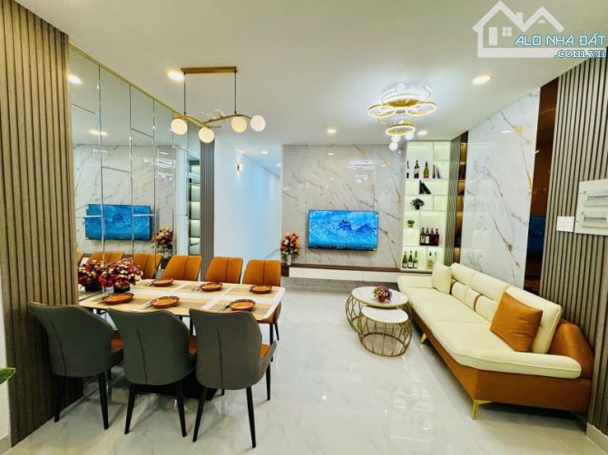 Ô Tô đậu cửa, đường Ni Sư Huỳnh Liên, Tân Bình, 56m2, 2 Tầng, 4/4,3m x 13,2m,chỉ 5 tỷ 7 - 1