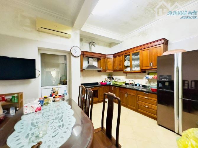 Bán nhà Trần Cung, 40m x 5 tầng, nội thất cao cấp, mặt ngõ 3,8m, dân xây, gần công viên - 1