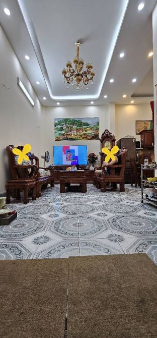Bán nhà La Thành lõi Đống Đa ngõ thông gần ô tô 3 thoáng nhà dân xây chắc chắn rộng 60m g - 1