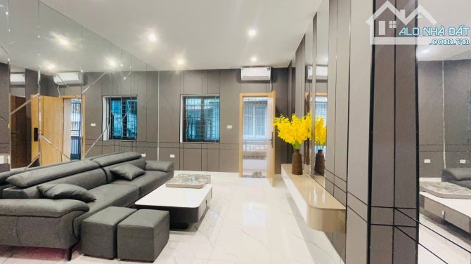 Tập thể Thái Thịnh, 160m, 3ngủ 2wc, Ô tô, Ngõ thông, Nhà mới đẹp ở luôn, Nội thất cao cấp - 1