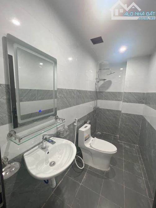 Cầu Cốc - Tây Mỗ - MỚI SỊN SÒ - Ô TÔ ĐỖ CỬA - VÀI BƯỚC VINCOM - 30.4m2 - 5 tầng - 6.4 Tỷ - 1