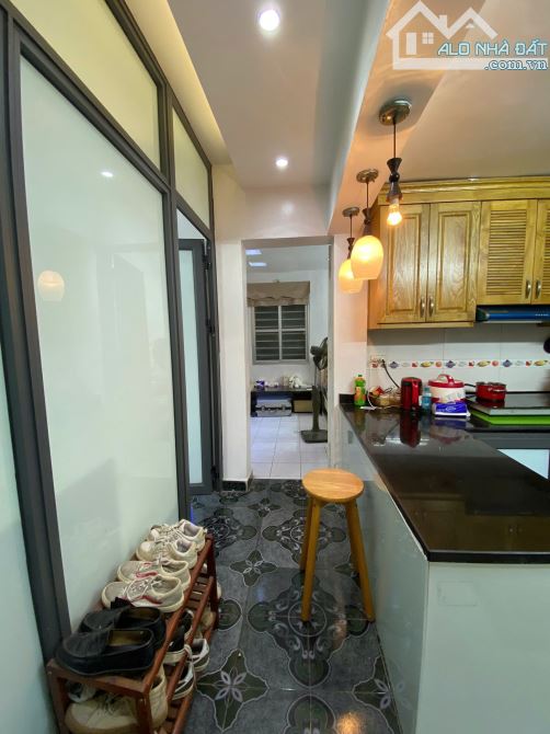 Cho thuê căn hộ tập thể tầng 3 ngõ 48 Ngọc Hồi, 60m2 x 2 ngủ, 1 wc, 6.5 Triệu/tháng - 1