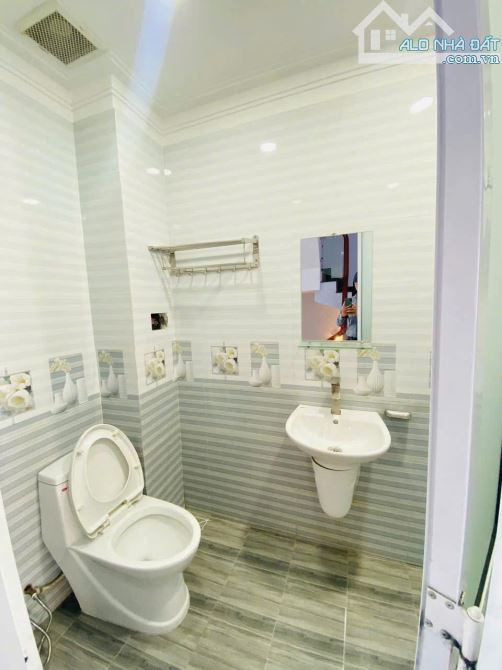 🏡 NHÀ ĐẸP 4 TẦNG – ĐƯỜNG 6M – LÃ XUÂN OAI -- KHU PHÂN LÔ -- XE HƠI ĐỔ CỬA -- CHỈ 4.8TỶ - 1