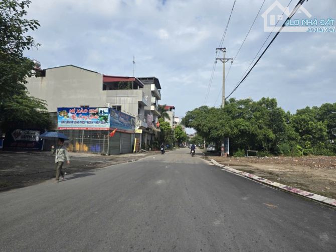 Lô Đất Nhìn VEW Hồ  Lãm làng, Vân Dương - 1