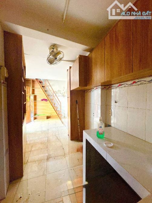 Bán nhà 2 tầng, Ấp Chiến Lược, gần Aeon Tên Lửa, Ngã Tư Bốn Xã, chỉ hơn 1 tỷ - 1