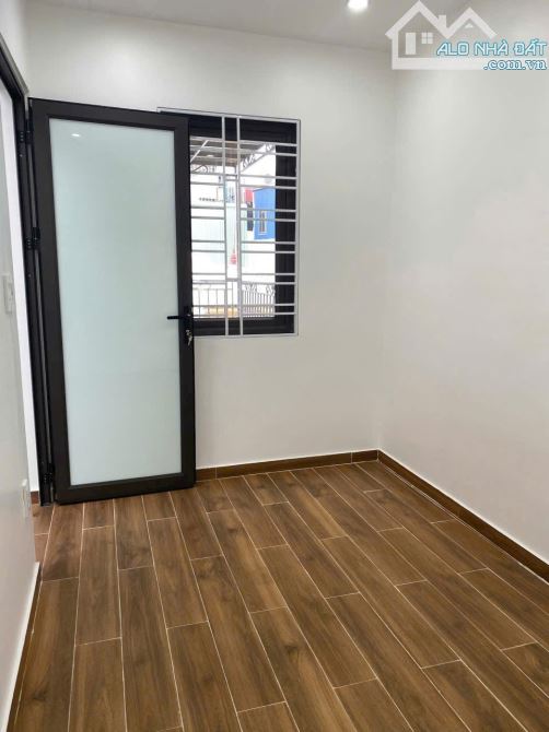 CHUYỂN NHƯỢNG NHÀ 4 TẦNG TRUNG TÂM - Ô TÔ ĐỖ TRONG NHÀ THOẢI MÁI - ĐỐI DIỆN SÂN VẬN ĐỘNG L - 1