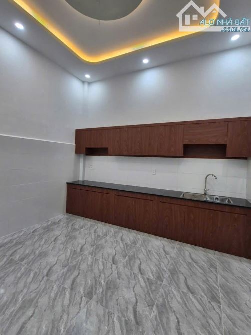 BÁN NHÀ NGUYỄN THỊ BÚP Q12 - 73M2 ( 4.4M X 23M) - HẺM 5M - 4.47 TỶ . - 1