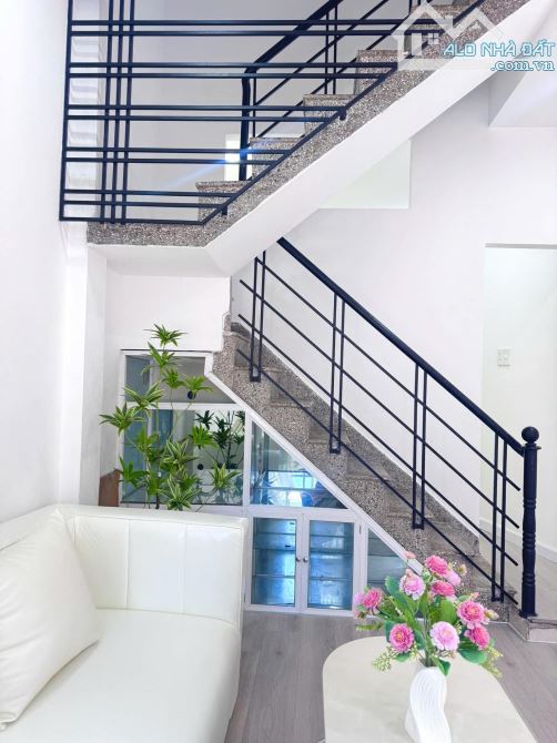 🧨🧨🧨 HÀNG HIẾM – CHỈ 1,86 TỶ – NHÀ 2 TẦNG KIÊN CỐ 🏡  ✅ DT: 24m² ngang 4,5m - 1