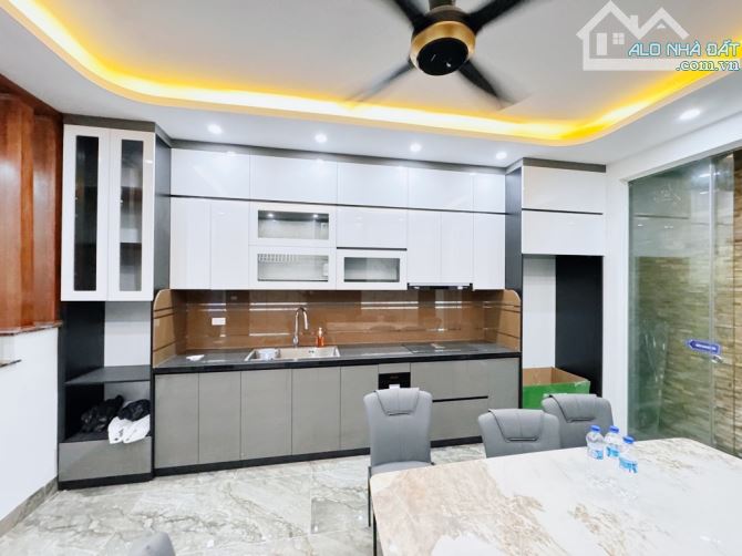 Bán Nhà Đẹp Của Bác Sĩ , Kim Giang Vài Mét Ra Đường To 42m 5 Tầng MT 4,5m, Giá Chỉ 6,12 Tỷ - 1