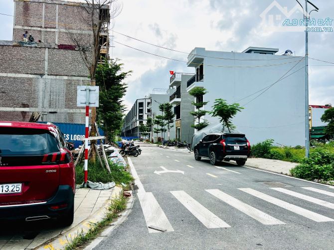 CẦN CHUYỂN NHƯỢNG LÔ ĐẤT TĐC LHO 3 LẠC VIÊN NGÔ QUYỀN HP . Diện tích 56m ngang 4m - 1