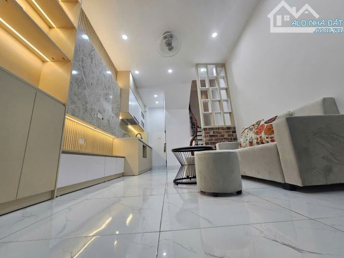 CHỈ 4.3 TỶ! NHÀ ĐẸP NGÕ 594 BẠCH MAI - HAI BÀ TRƯNG: 24M², 4 TẦNG, MT 3M - CÁCH Ô TÔ 20M - 1