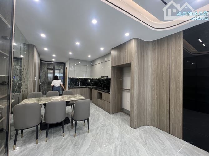 Bán  Nhà PHỐ BỒ ĐỀ THÔNG THOÁNG - OTO - 59M2 x 6TẦNG THANG MÁY NHẬP KHẨU NỘI THẤT SỊN SÒ. - 1
