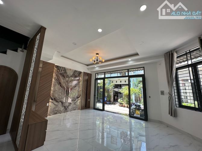 LÔ GÓC 2 MẶT TIỀN – NHÀ 4 TẦNG BTCT – 68M² – HẺM XE HƠI – GIÁ 7.5 TỶ - 1