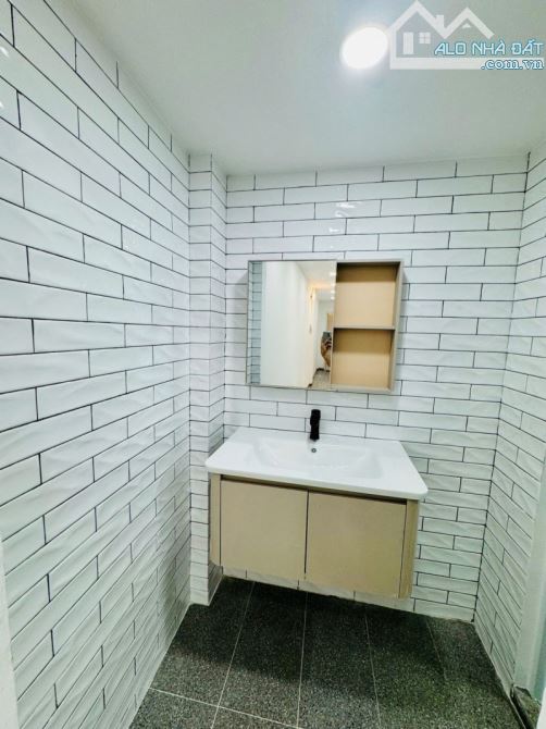 Ô Tô đậu cửa, đường Ni Sư Huỳnh Liên, Tân Bình, 56m2, 2 Tầng, 4/4,3m x 13,2m,chỉ 5 tỷ 7 - 12