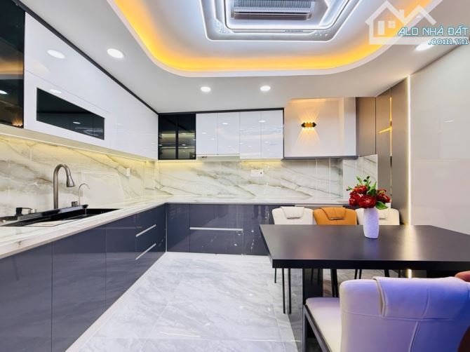 NHÀ XÂY ĐỂ Ở TRONG HẺM - GÒ VẤP - 12
