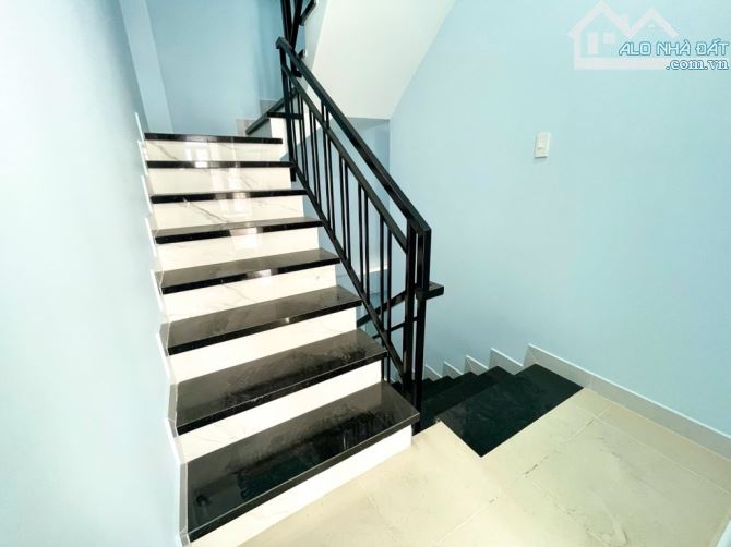MẶT PHỐ NGUYỄN KHUYẾN P12 BÌNH THẠNH - 40M (5x8)- 6 TẦNG MẶT TIỀN 5M - 5 PN 6 WC - 13