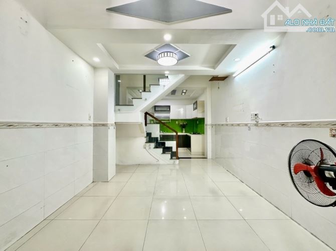 BÁN NHÀ LÝ CHÍNH THẮNG 5 TẦNG, 33M2 NỘI THẤT VIP - 7.39Ty - 2