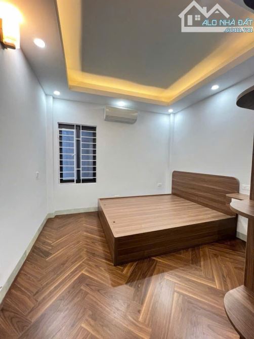 💥 TRUNG TÂM THANH TRÌ - NHÀ ĐẸP Ở LUÔN     + Giá : hơn 7 tỷ- FULL NỘI THẤT - ĐƯỜNG THÔNG - 2